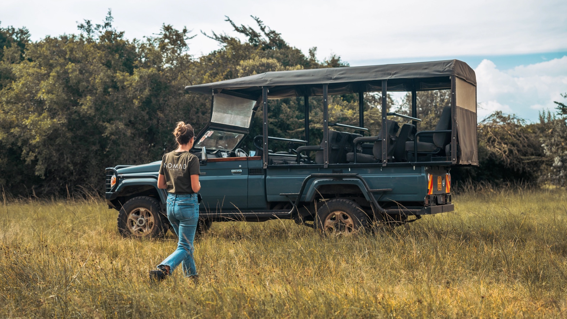 kenya masai mara safari vehicle 01